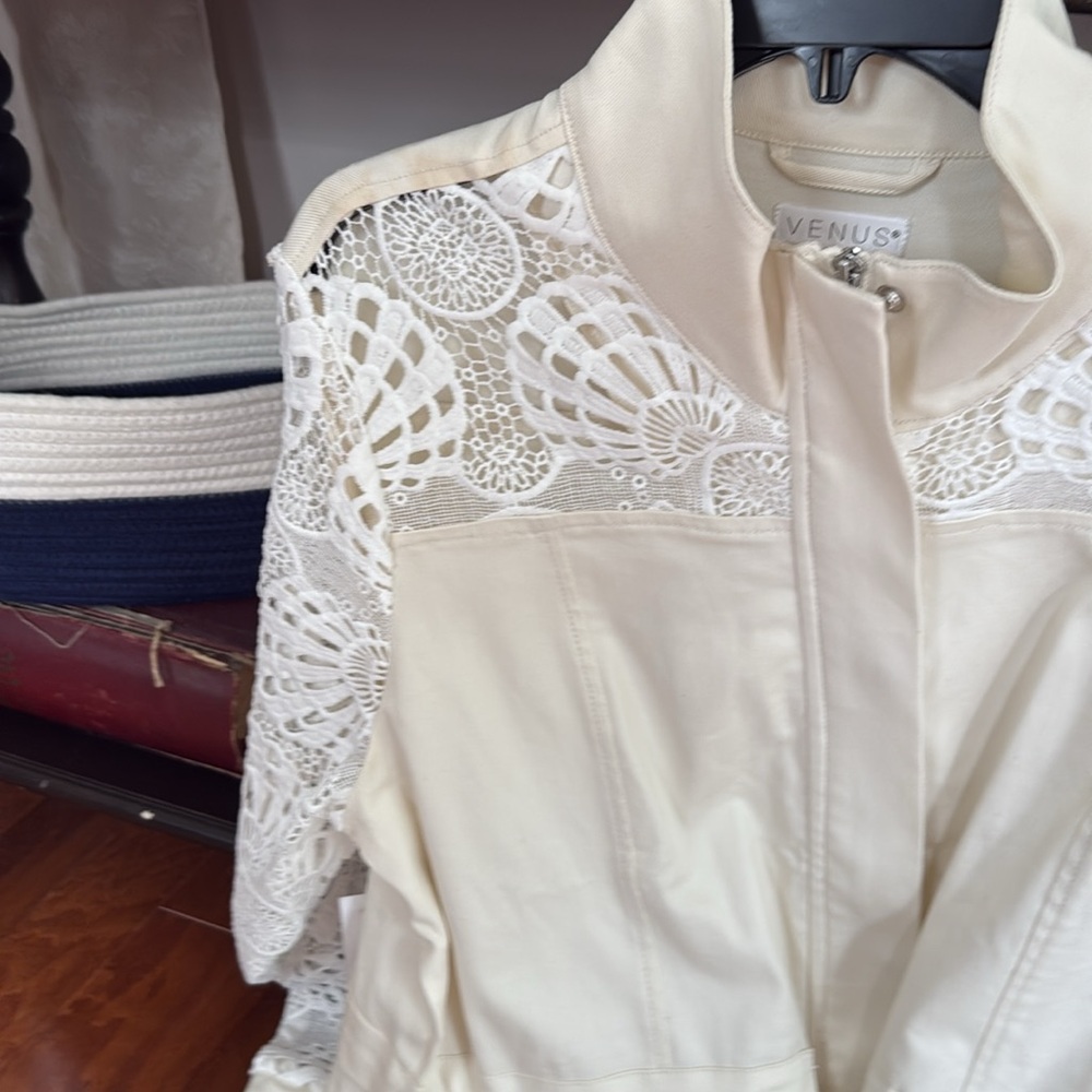 Venus Lace Contrast Utility Jacket - Picture 10 of 15